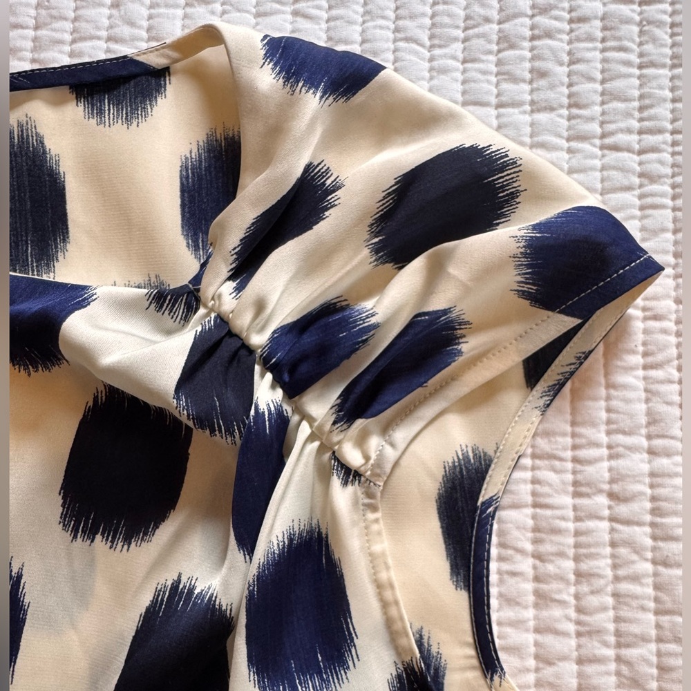 Ann Taylor shell - Picture 3 of 4